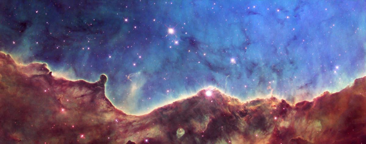 Cosmic-Cliffs-in-the-Carina-Nebula-Hubble-Image-scaled